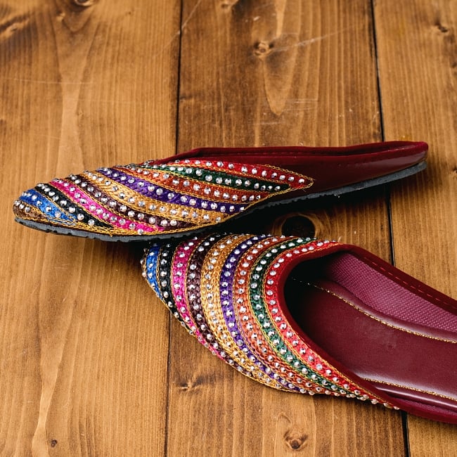 インドのカラフル刺繍スリッパサンダル 4 - 横からの写真です