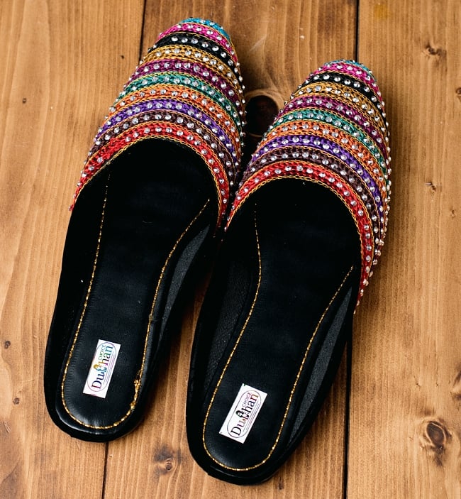 インドのカラフル刺繍スリッパサンダル 6 - 上からの写真です