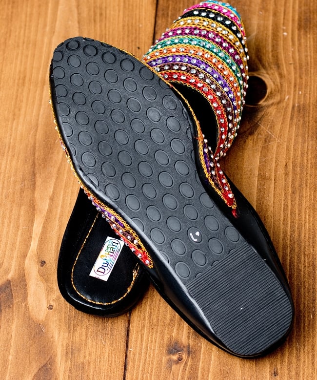 インドのカラフル刺繍スリッパサンダル 7 - 靴の裏面はこのようになっています