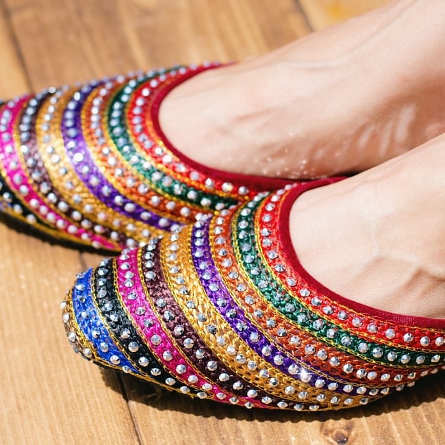 インドのカラフル刺繍スリッパサンダル の通販 - TIRAKITA.COM