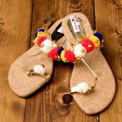 カッチテイストのカラフル刺繍サンダルの商品写真