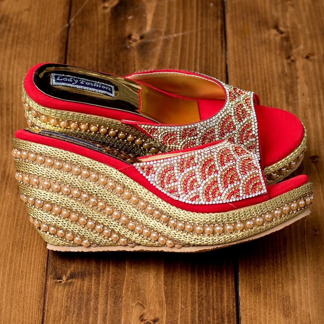 ゴージャスラインストーンのウェッジソールサンダル 4 - 横からの写真です