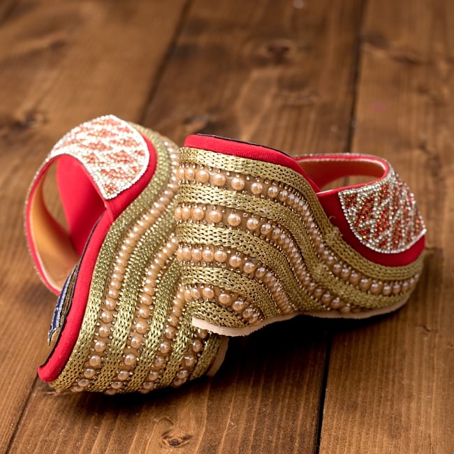 ゴージャスラインストーンのウェッジソールサンダル 5 - 踵の部分です