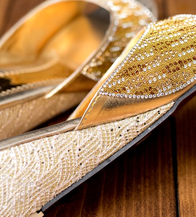 ゴージャスラインストーンのウェッジソールサンダル 3 - 別の角度からの写真です