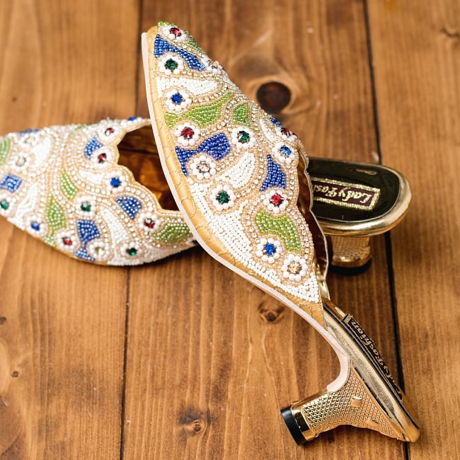 ビジューとラインストーンのマハラニミュール 4 - 横からの写真です