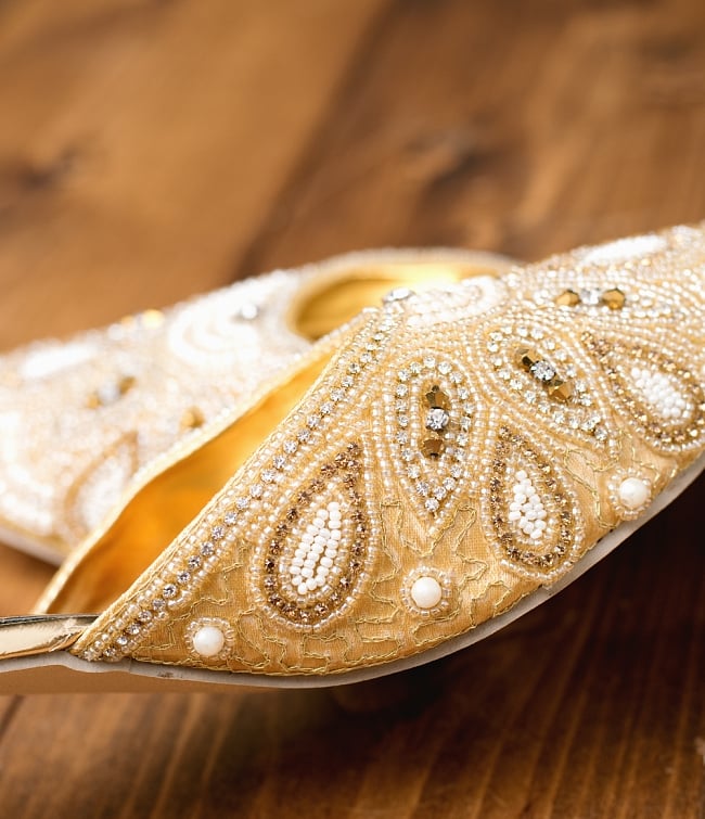 ビジューとラインストーンのマハラニミュール 3 - 別の角度からの写真です