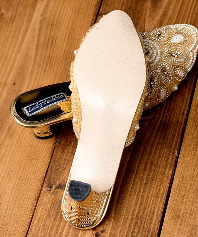 ビジューとラインストーンのマハラニミュール 7 - 靴の裏面はこのようになっています