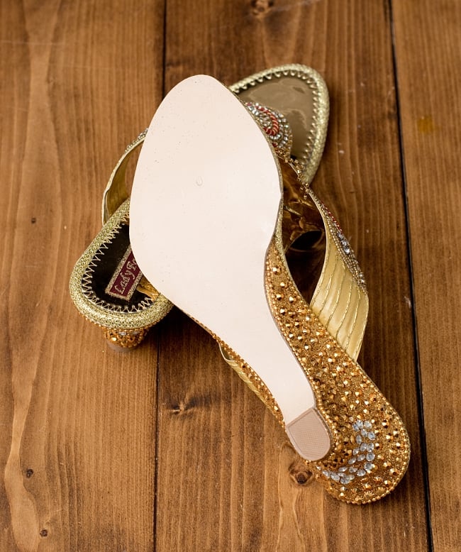 ビジューとラインストーンのマハラニミュール 7 - 靴の裏面はこのようになっています