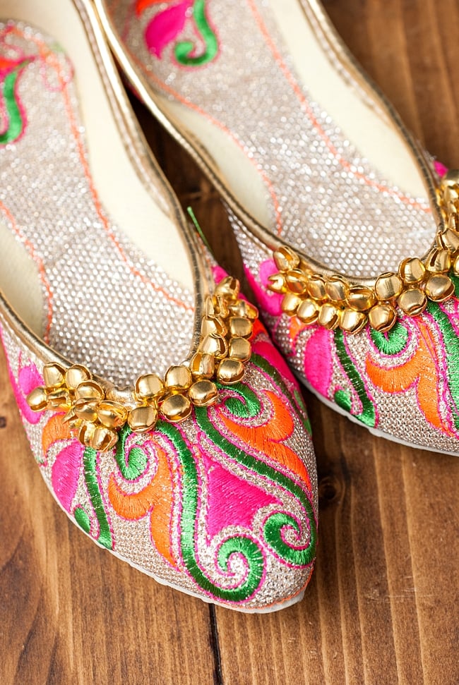 ゴージャス刺繍のマハラニフラットシューズ 3 - 角度を変えてみてみました。
