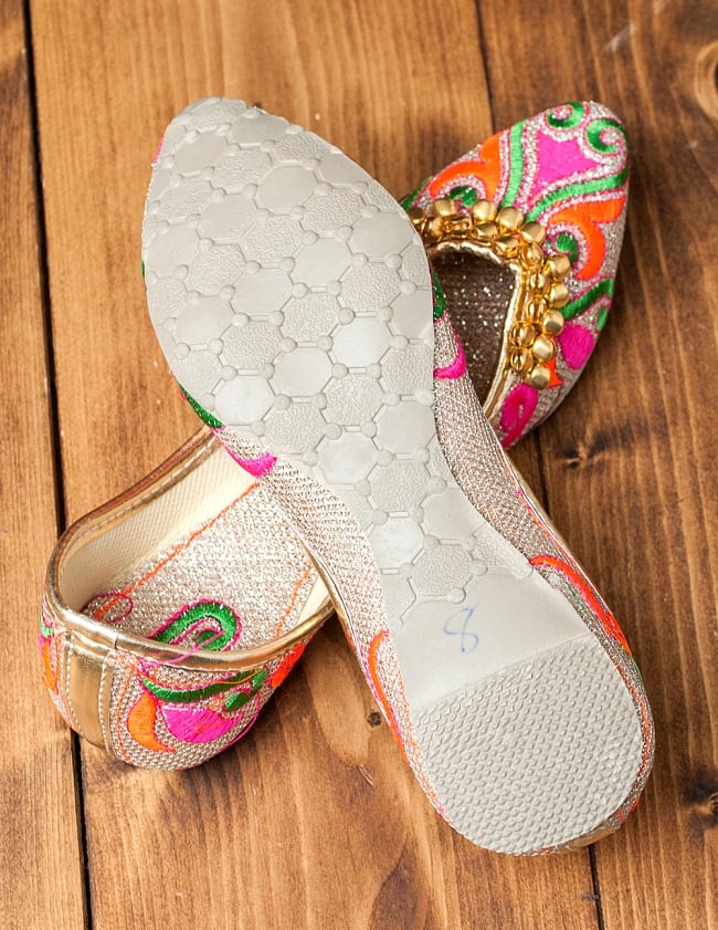 ゴージャス刺繍のマハラニフラットシューズ 7 - 裏面はこのようになっています。