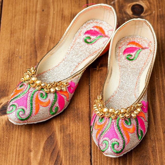 ゴージャス刺繍のマハラニフラットシューズの写真フラットシューズ,パンプス,靴,ペッタンコ靴,インド 靴