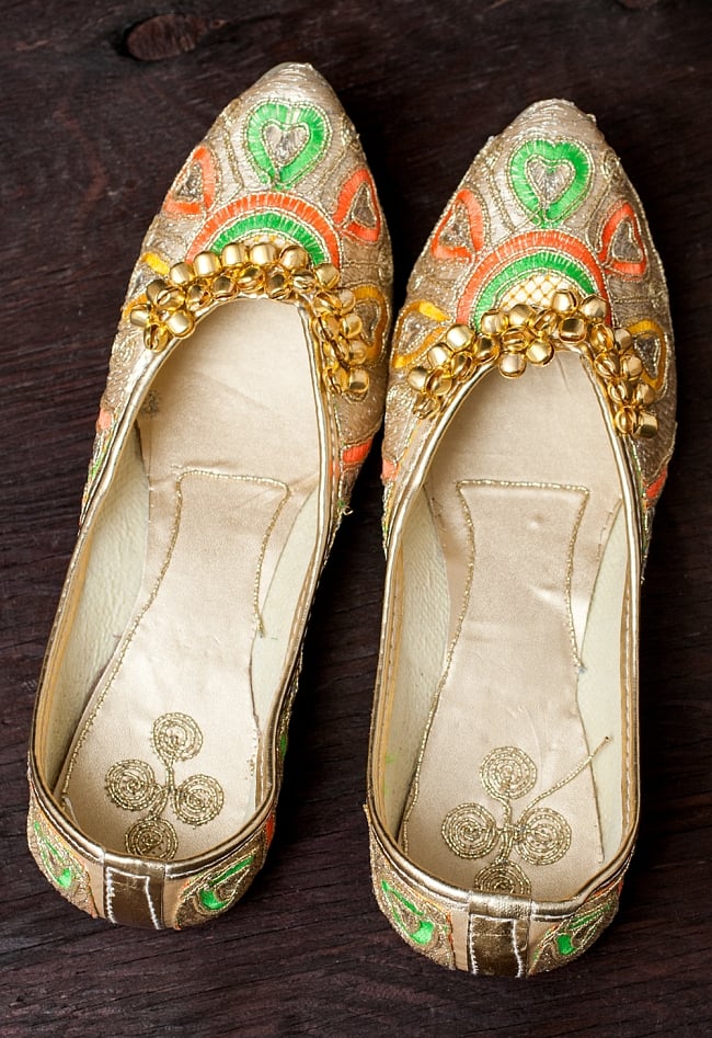 ゴージャス刺繍のマハラニフラットシューズ 6 - 上からの写真です。