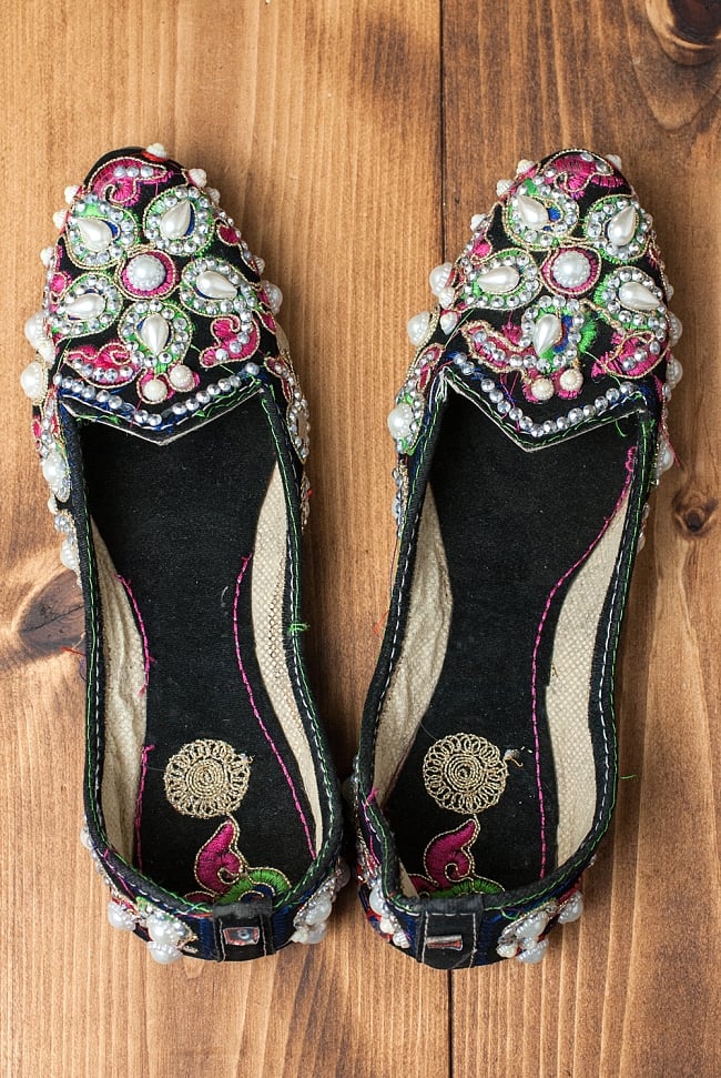 ゴージャス刺繍のマハラニフラットシューズ 6 - 上からの写真です。