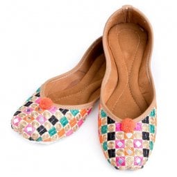 ゴージャス刺繍のマハラニフラットシューズ