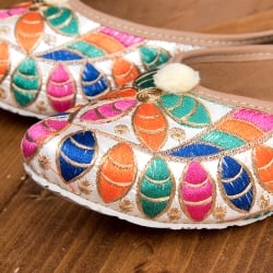 ゴージャス刺繍のマハラニフラットシューズ - サブ3