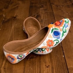 ゴージャス刺繍のマハラニフラットシューズ - サブ5