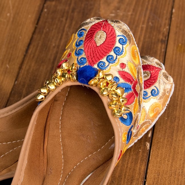 ゴージャス刺繍のマハラニフラットシューズ 8 - とても綺麗な装飾
