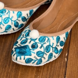 ゴージャス刺繍のマハラニフラットシューズ - サブ3