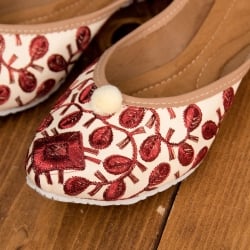 ゴージャス刺繍のマハラニフラットシューズ - サブ3