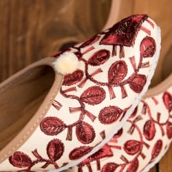 ゴージャス刺繍のマハラニフラットシューズ - サブ4