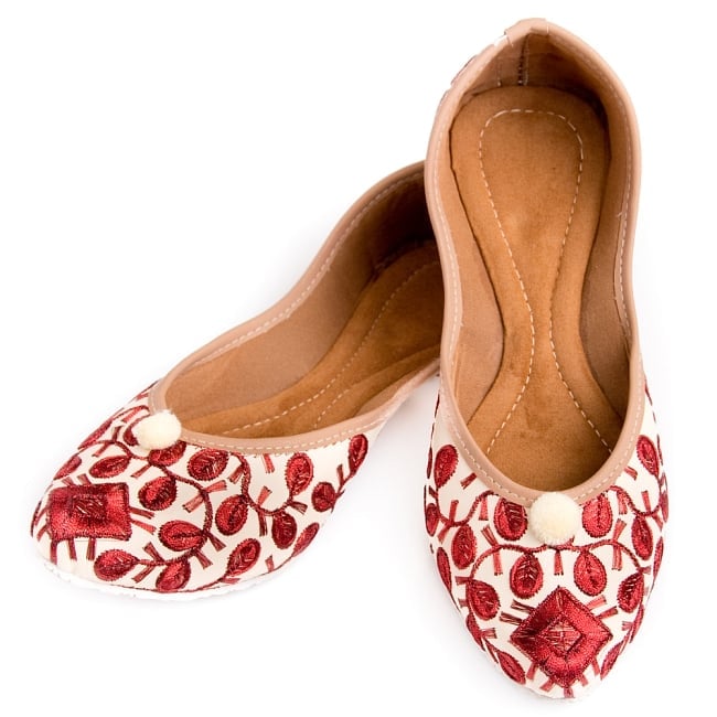 ゴージャス刺繍のマハラニフラットシューズの写真1枚目です。インドらしい装飾と色彩が素敵なフラットシューズです。フラットシューズ,パンプス,靴,ペッタンコ靴,インド 靴,サリー,クルティ,チュリダール,パンジャビドレス