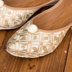 ゴージャス刺繍のマハラニフラットシューズ - サブ3