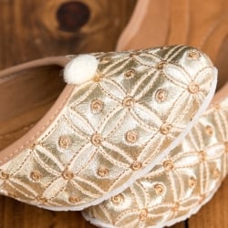 ゴージャス刺繍のマハラニフラットシューズ - サブ4