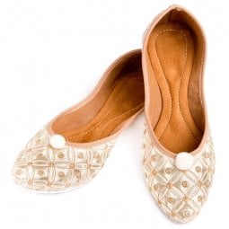 ゴージャス刺繍のマハラニフラットシューズ