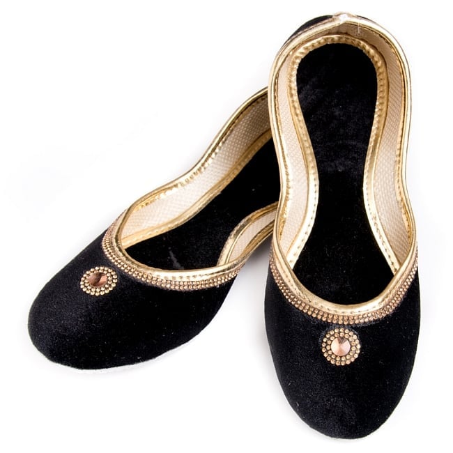 ゴージャス　ベルベットのマハラニフラットシューズの写真1枚目です。インドらしい装飾と色彩が素敵なフラットシューズです。フラットシューズ,パンプス,靴,ペッタンコ靴,インド 靴,サリー,クルティ,チュリダール,パンジャビドレス