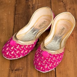 ゴージャス刺繍のマハラニフラットシューズ - サブ2