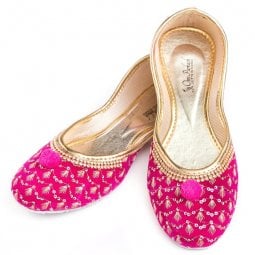 ゴージャス刺繍のマハラニフラットシューズ