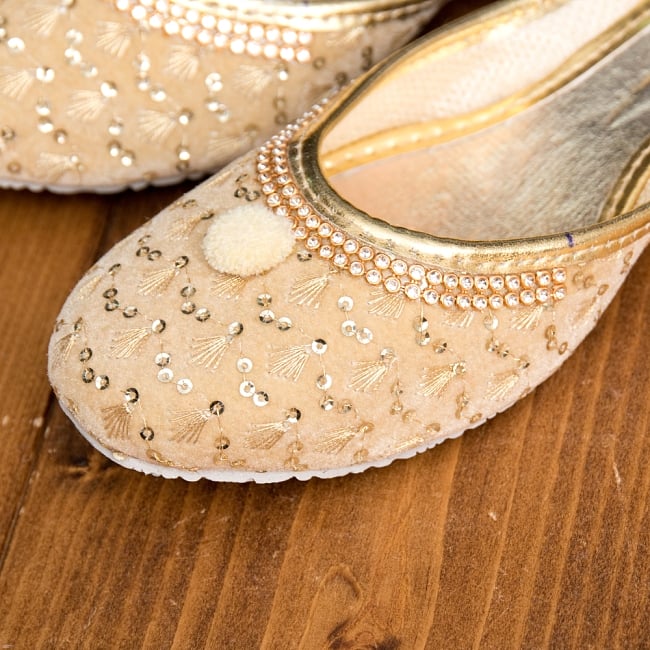 ゴージャス刺繍のマハラニフラットシューズ 3 - 拡大写真です
