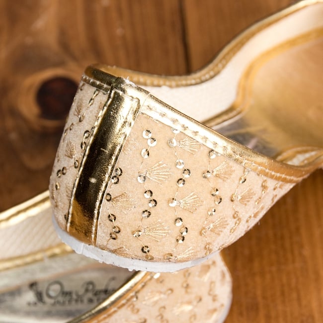 ゴージャス刺繍のマハラニフラットシューズ 6 - かかと部分です