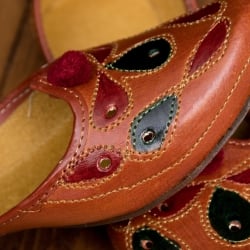 インドのマハラニ　レザーフラットシューズ - サブ4