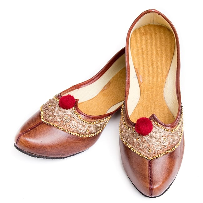 インドのマハラニ　レザーフラットシューズの写真1枚目です。インドらしい装飾と色彩が素敵なフラットシューズです。フラットシューズ,パンプス,靴,ペッタンコ靴,インド 靴,サリー,クルティ,チュリダール,パンジャビドレス