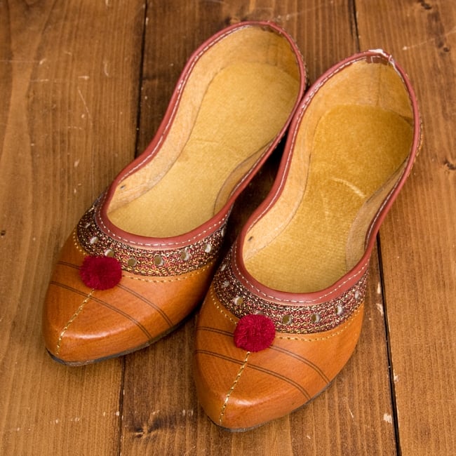 インドのマハラニ　レザーフラットシューズ 2 - 全体写真です