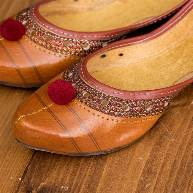 インドのマハラニ　レザーフラットシューズ 3 - 拡大写真です