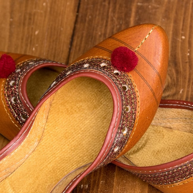 インドのマハラニ　レザーフラットシューズ 8 - とても綺麗な装飾