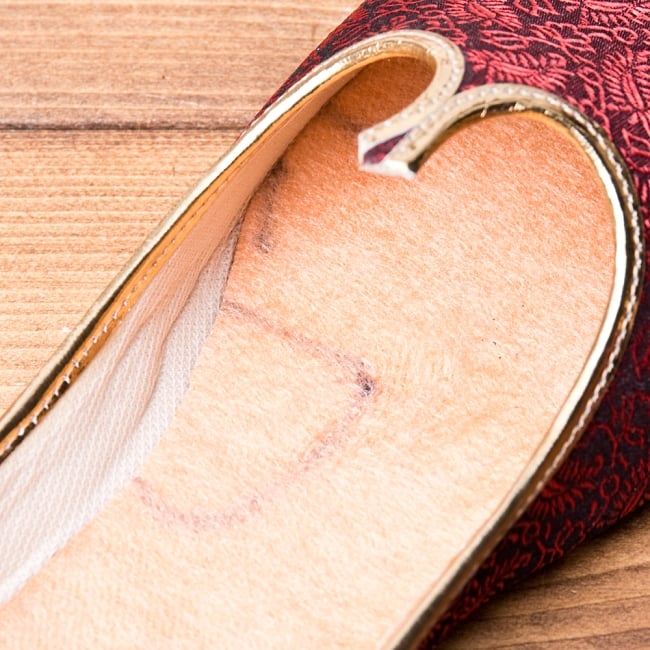 男性用宮廷靴 - モジャリホワイト 9 - インドの大衆向けクオリティの商品ですので小さな傷や汚れがある場合がございます。　現地の味としてお楽しみ下さい。