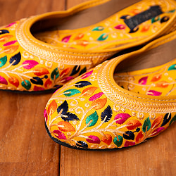 ゴージャス刺繍のマハラニフラットシューズ - サブ3