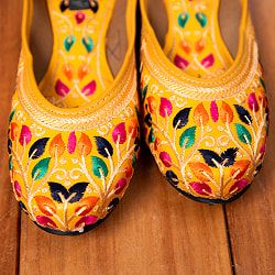 ゴージャス刺繍のマハラニフラットシューズ - サブ4