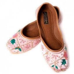 ゴージャス刺繍のマハラニフラットシューズ