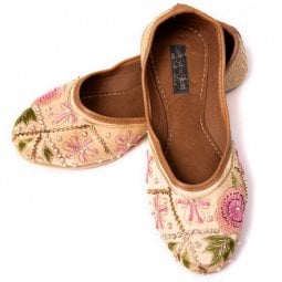 ゴージャス刺繍のマハラニフラットシューズ