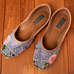 ゴージャス刺繍のマハラニフラットシューズ - サブ2