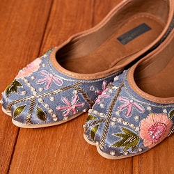 ゴージャス刺繍のマハラニフラットシューズ - サブ3