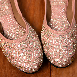 ゴージャス刺繍のマハラニフラットシューズ - サブ4