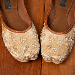 ゴージャス刺繍のマハラニフラットシューズ - サブ4