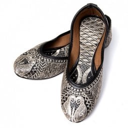 ゴージャス刺繍のマハラニフラットシューズ