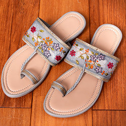 チャッパルと呼ばれるゴージャス刺繍のサンダル - パープル - サブ2