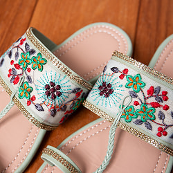 チャッパルと呼ばれるゴージャス刺繍のサンダル - グリーン - サブ3